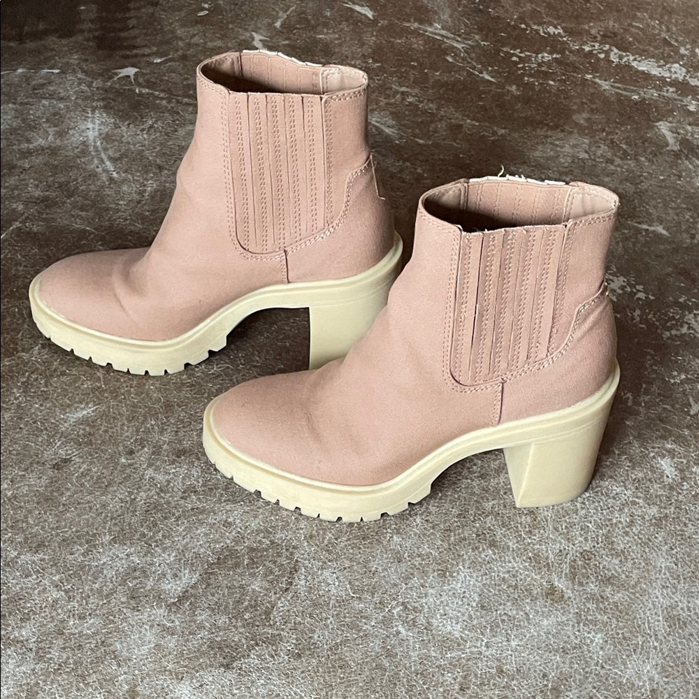 Dolce Vita Women's Chelsea Boots. Canvas